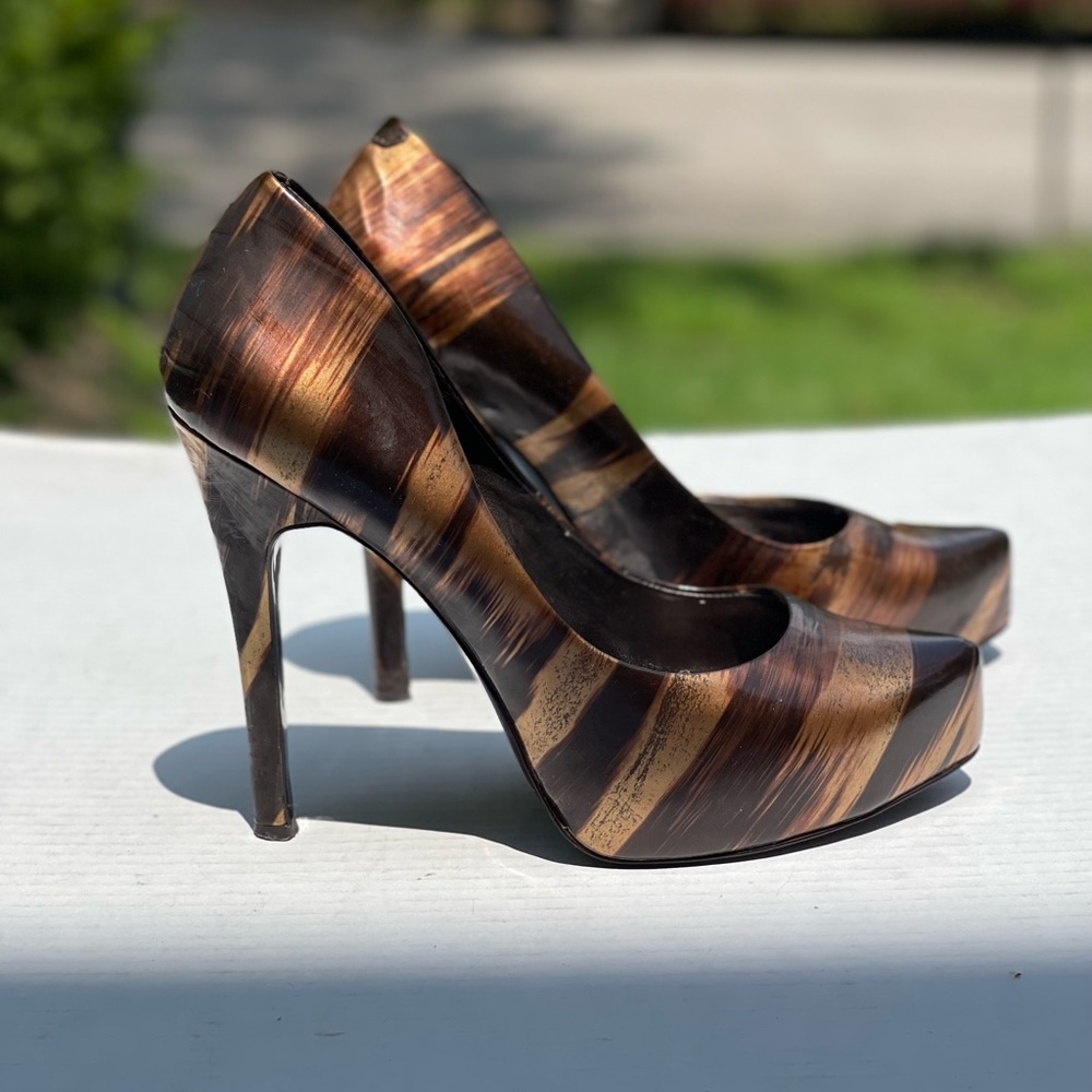 Jessica Simpson Platform Pump